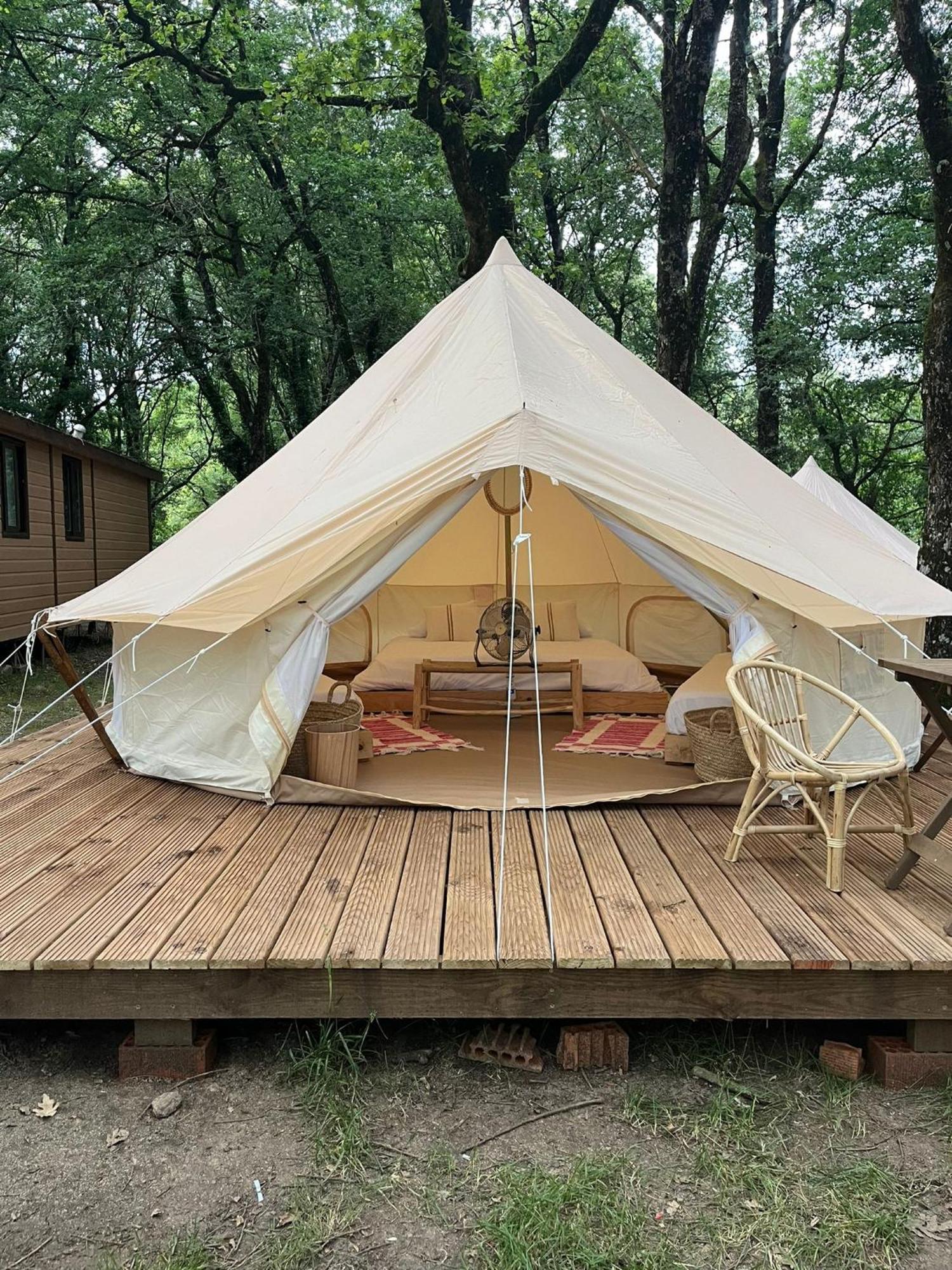Camping Vila De Sarria Exterior photo
