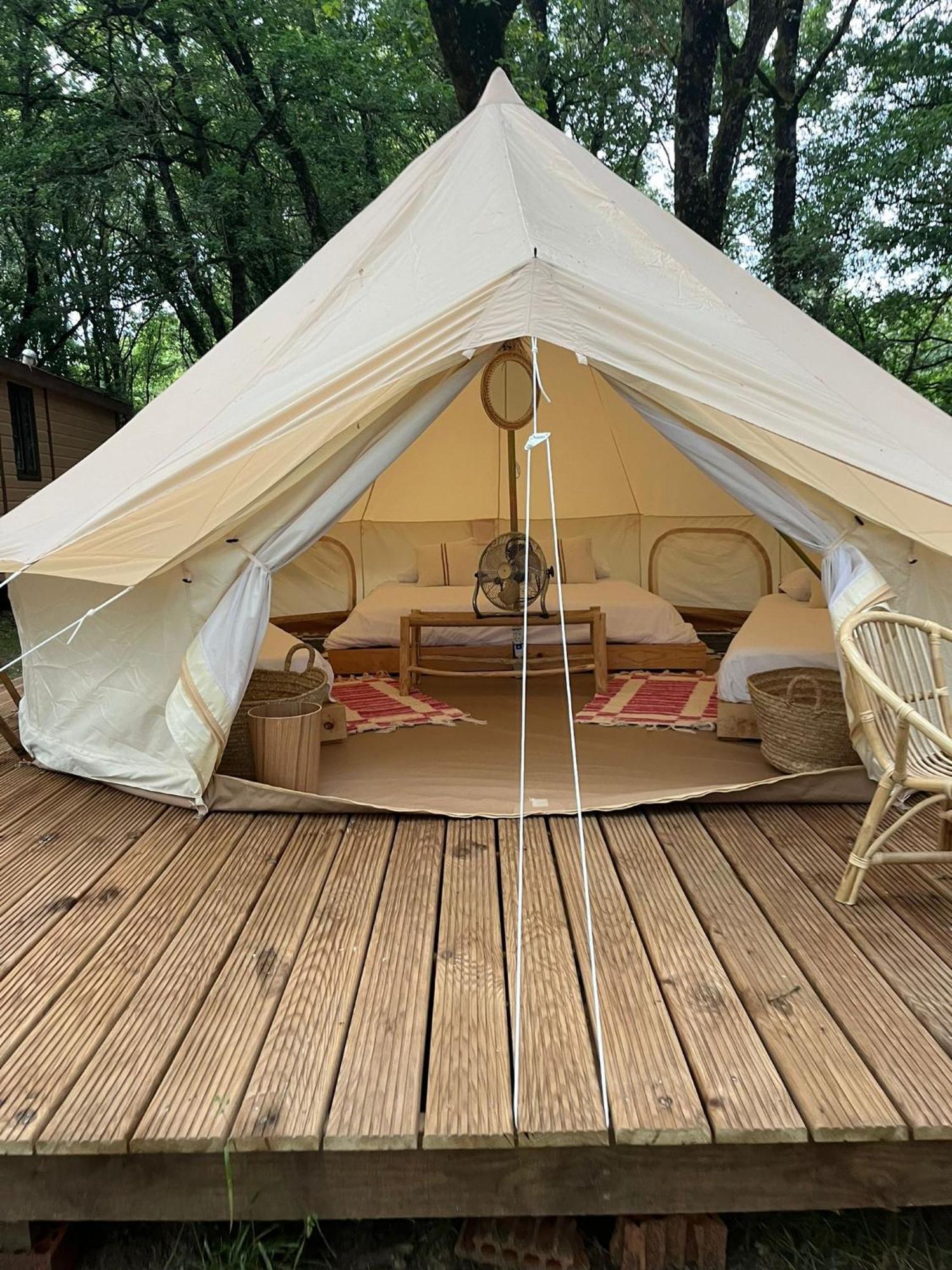 Camping Vila De Sarria Exterior photo